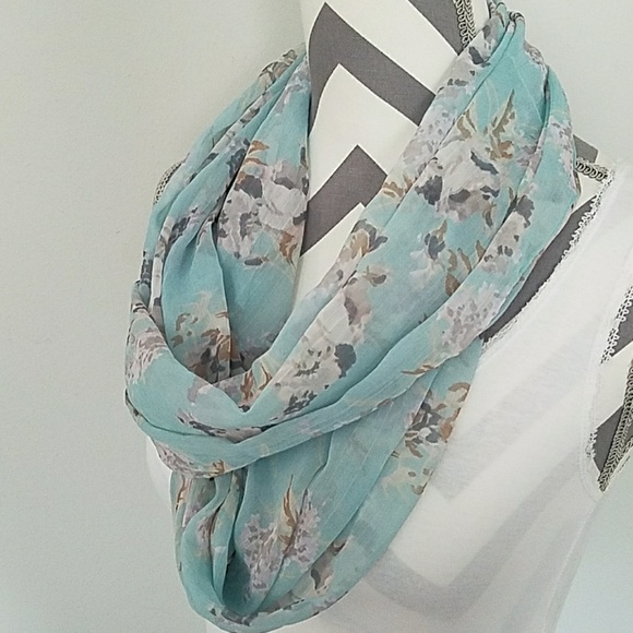 Accessories - SeAfOaM sCaRf 🐚